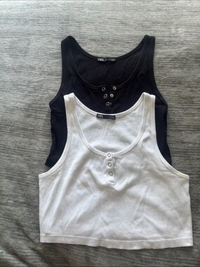 Zara Black and White Ribbed Henley Crop Tank Tops